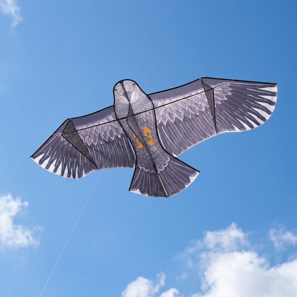 Wikz Ørn drage i grå flyver på himlen